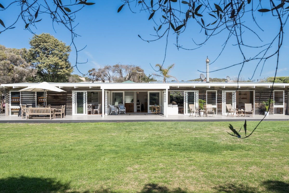 Beach House Blairgowrie. Walk to beach gallery image 4