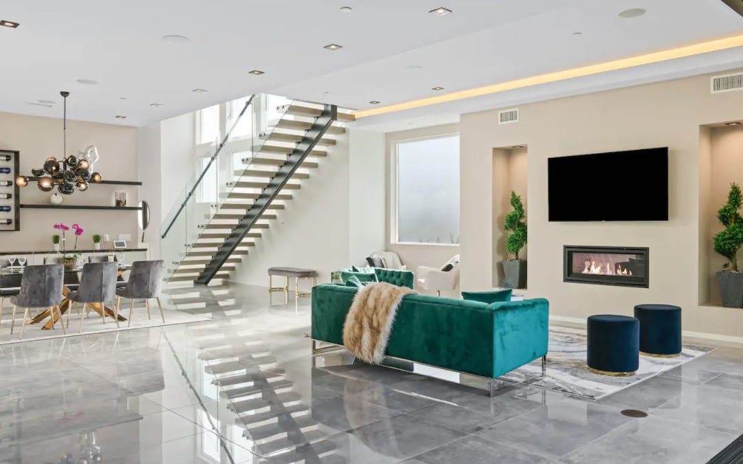 Lux Mansion near Universal Studios gallery image 5