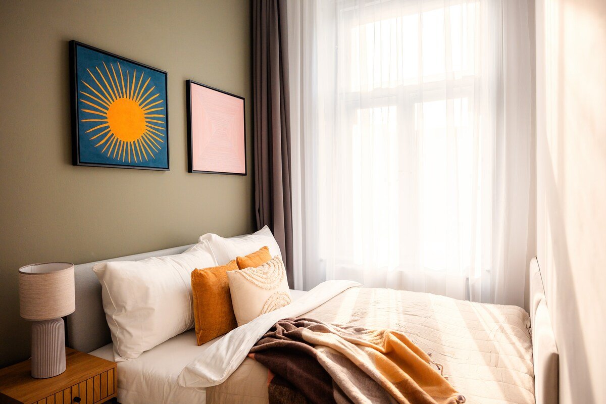 7BR+4.5Bath Palace near Museum + Pool gallery image 5