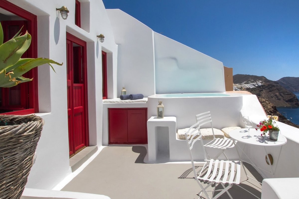 Hector Luxury Cave gallery image 5