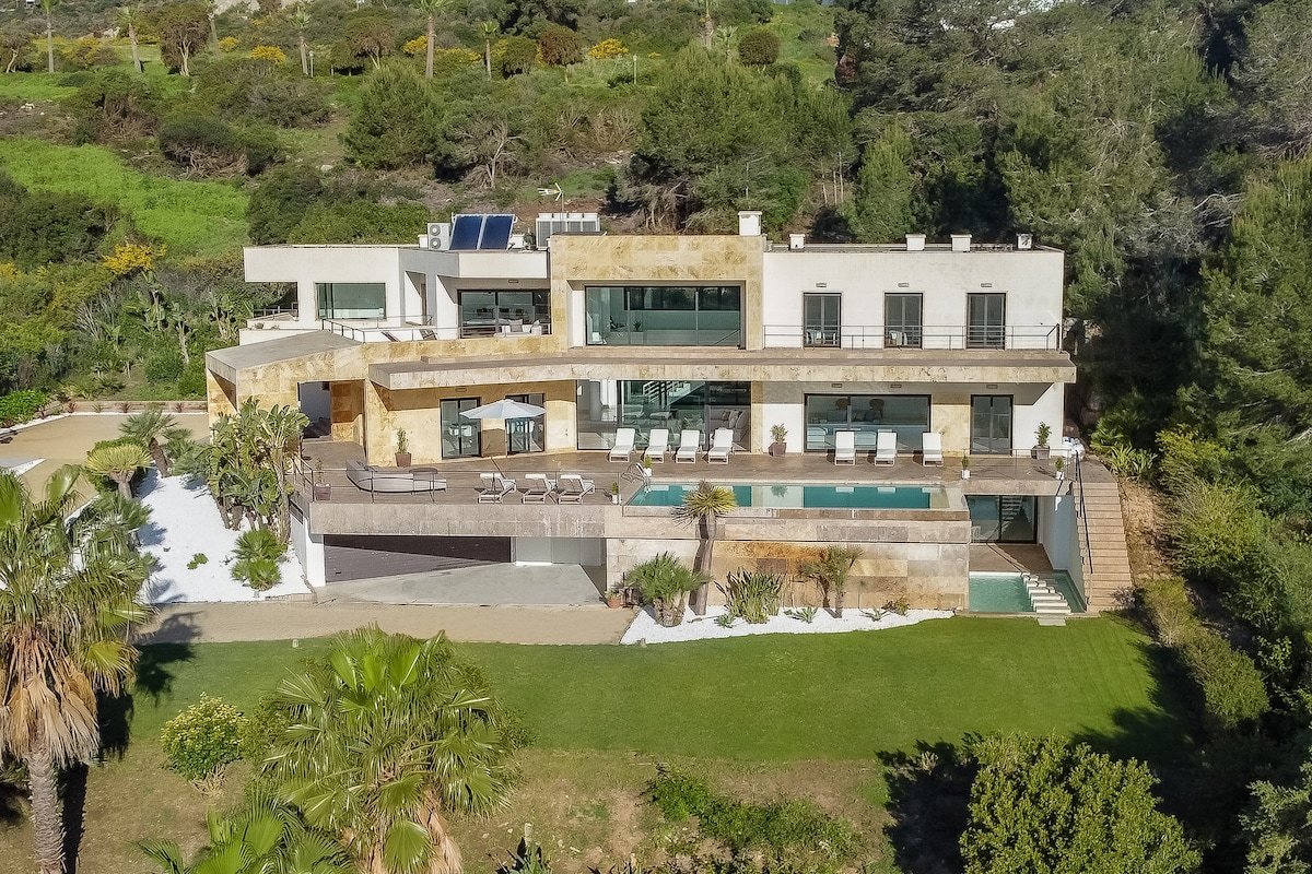 Villa Gravity – Panoramic golf and sea views