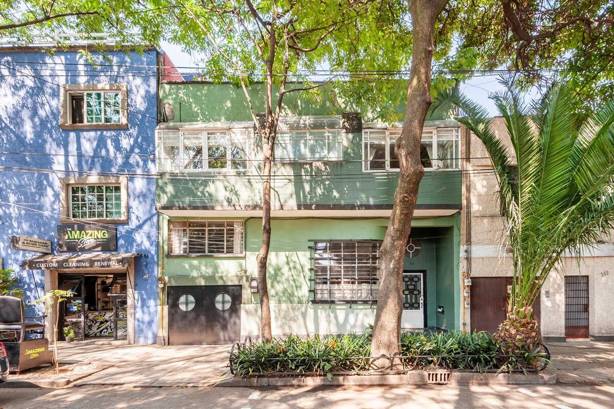 Art Deco Gem with Garden in the heart of Condesa. gallery image 3