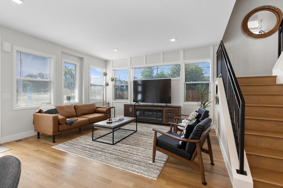 Brand New 5 Bed-5 Bath/Sleeps 10/Denver gallery image 4