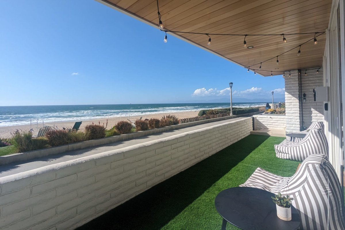 Large Oceanfront Home I Balcony & Parking