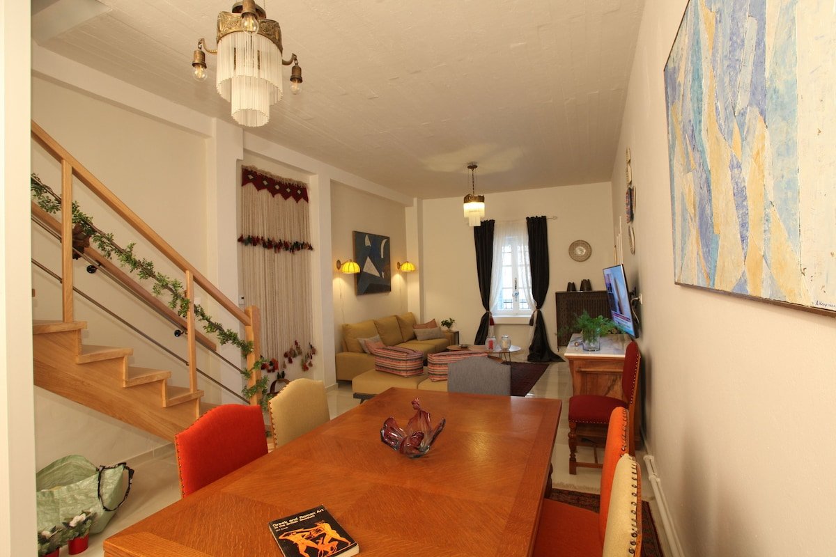 Athenian Niche in Plaka | Athenian Homes gallery image 5