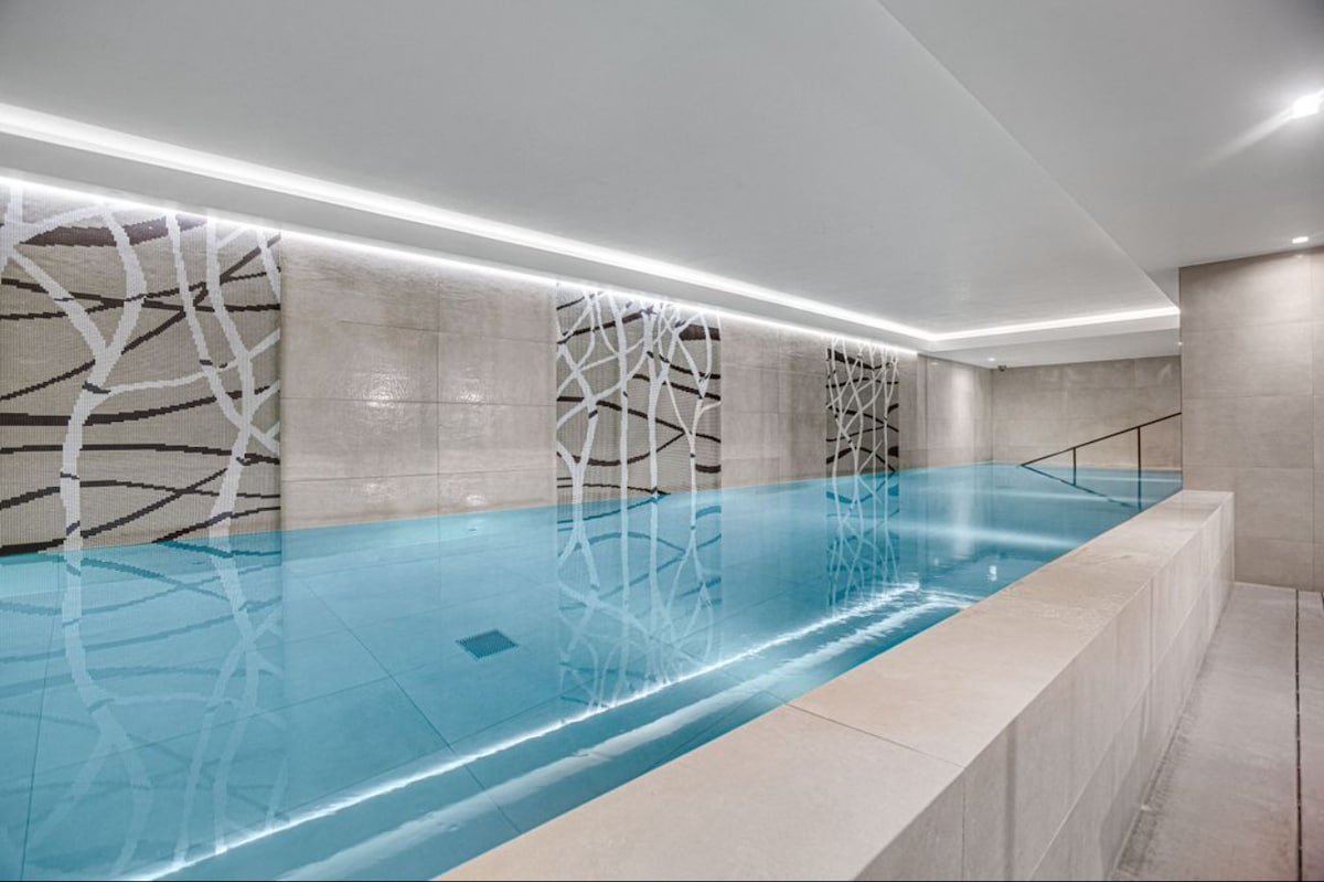 Wellness Stay | Pool, Sauna, Gym | Central London gallery image 3