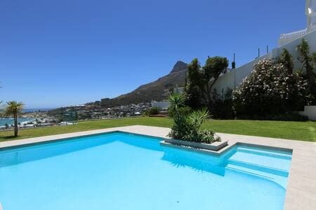 Sandpiper house, Heated Pool, Large Lush Garden gallery image 4