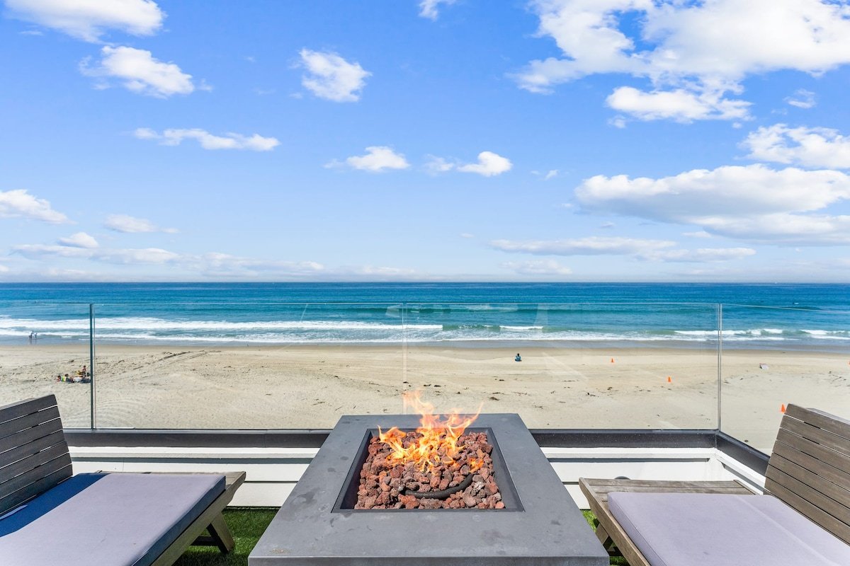 N Oceanfront Masterpiece with Rooftop & Hot Tub gallery image 3