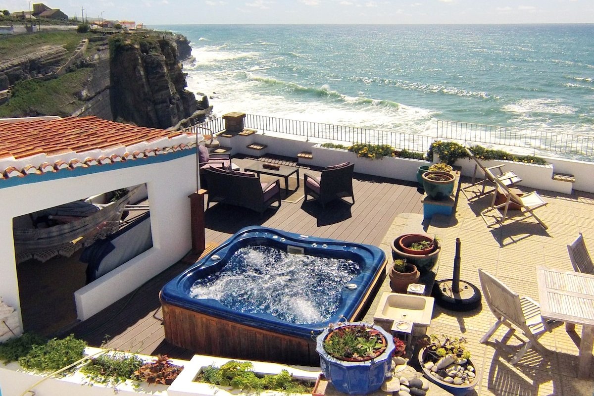 Cabana do Mar-Azenhas do Mar-refuge over the sea gallery image 3