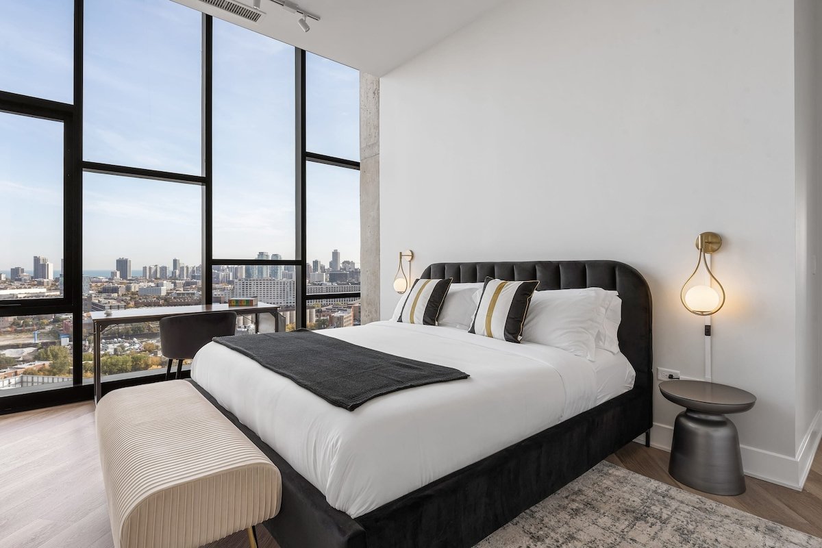 Luxury 3BR Penthouses + Group Comfort Awaits gallery image 4