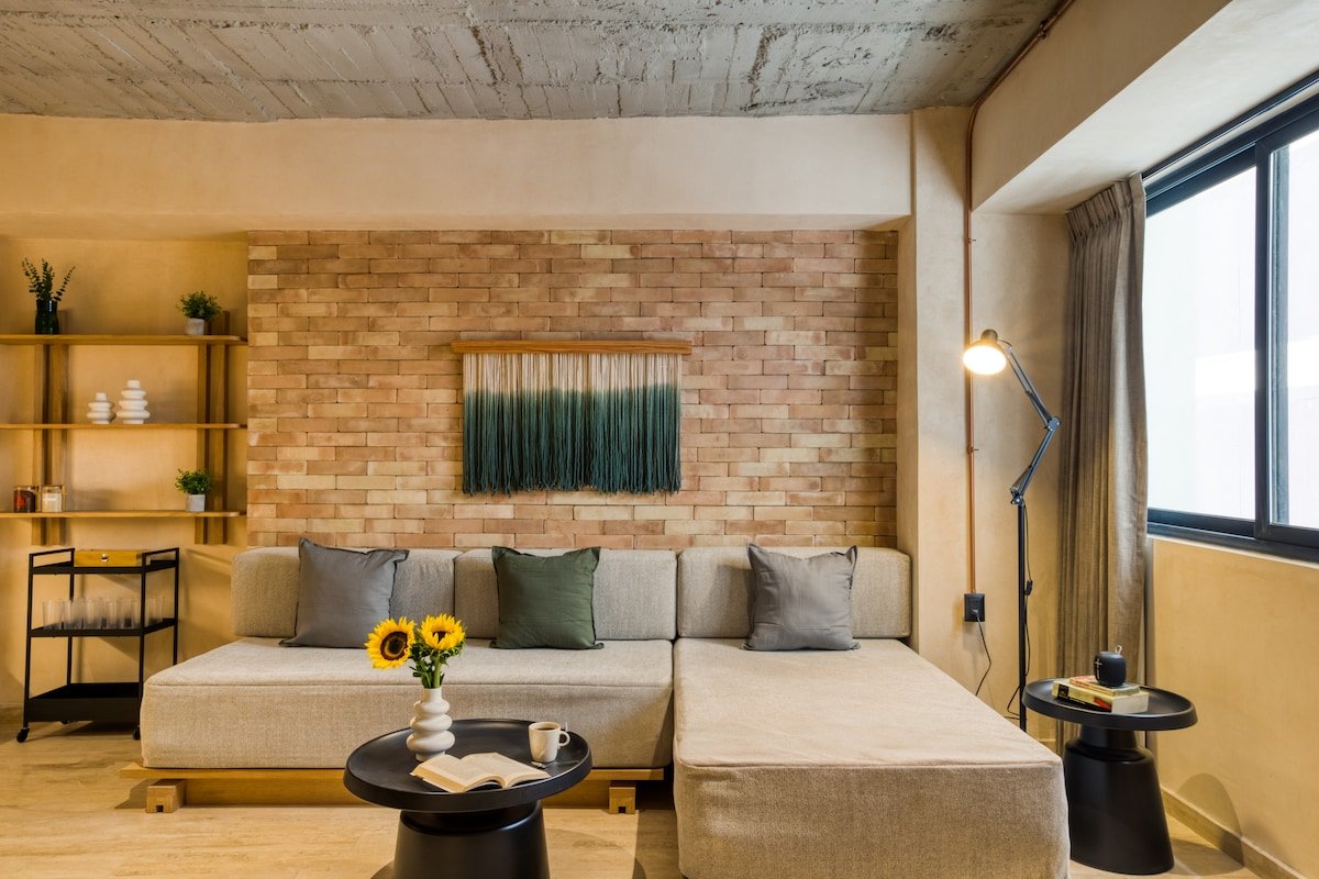 Caliza Roma | Tree-Top Deluxe Residence w/SPA gallery image 2