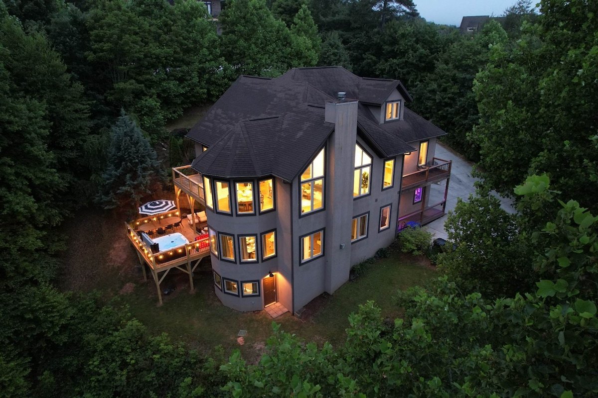 Cinema+Sauna in 5000 Sq Ft Luxe Chalet | Sleeps 20 gallery image 2