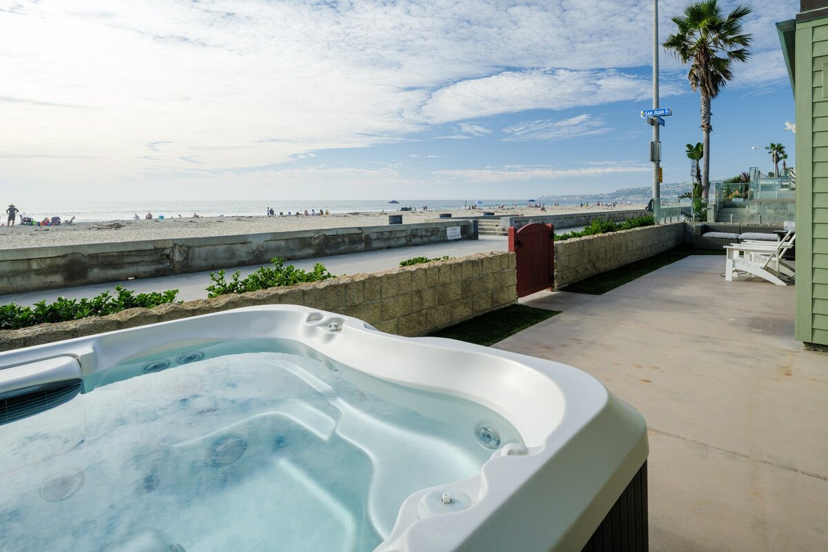 Oceanfront | Private Ground Floor Patio | Hot Tub gallery image 2
