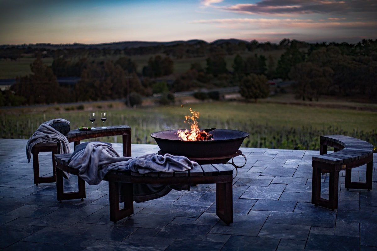 Barossa house in the vines & stunning valley view! gallery image 4