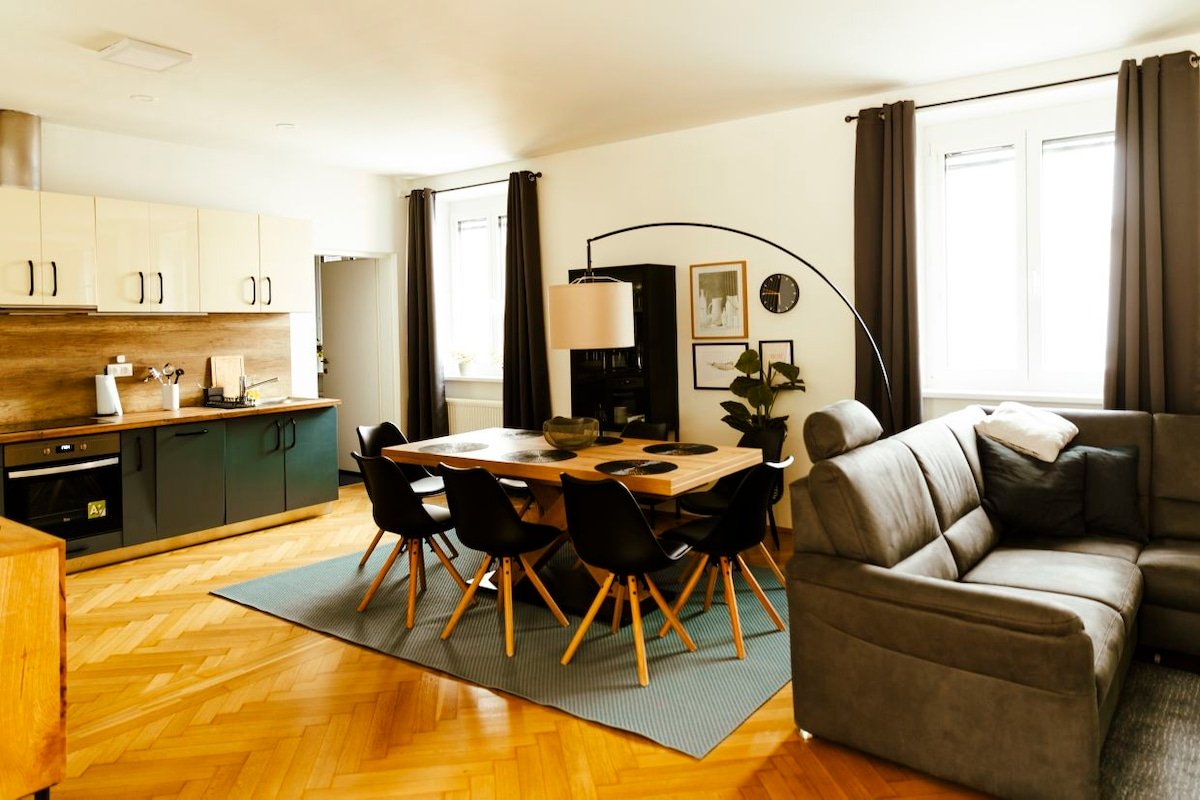 Traumhafte Wohnung &Terrasse/ Parkplatz gallery image 3