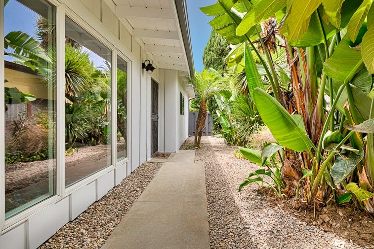 Shores Villa – Spa, Fire Pit, AC, Dream Yard gallery image 5