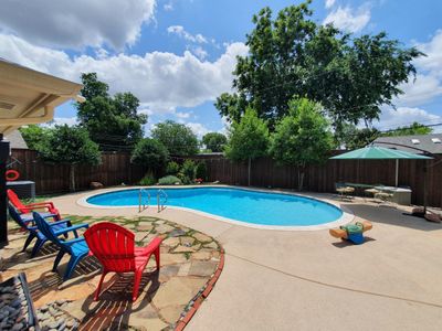 Your Spacious Private Getaway with Pool and BBQ