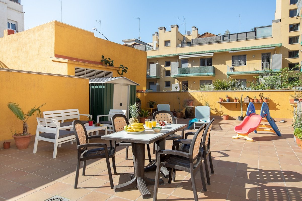 Big terrace apartment in Barcelona gallery image 3