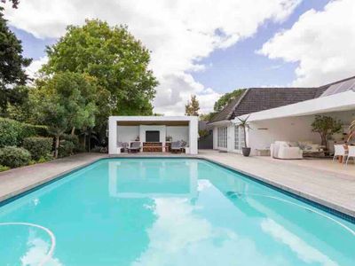 Constantia Garden Lodge – Family Home
