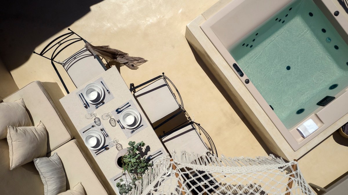 Amare Villa with Jacuzzi by K&K gallery image 4