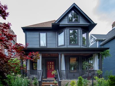Victorian House in Heart of Rogers Park