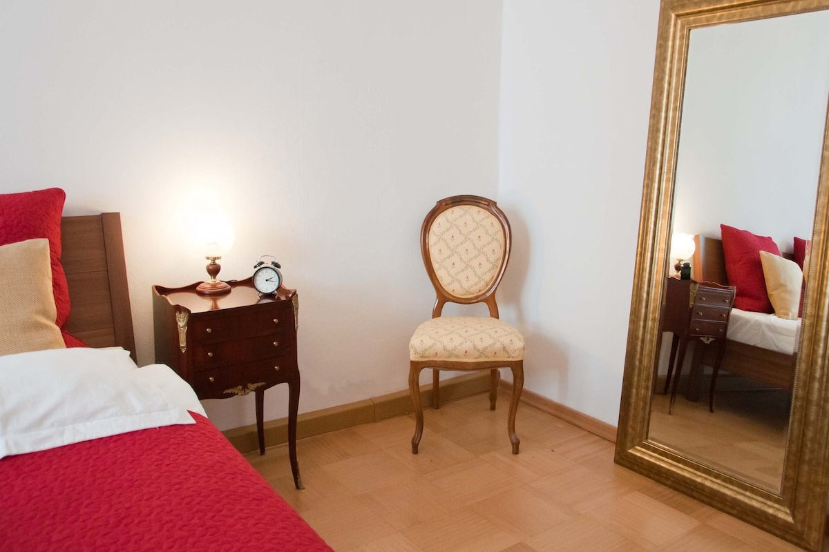 Concerto large 3-bedroom apartment nearJudenplatz gallery image 4