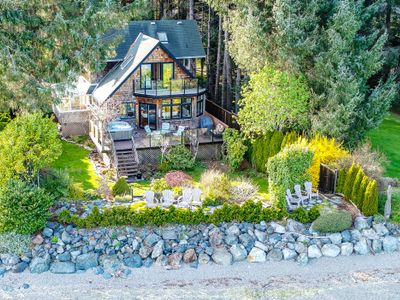 Private Oceanfront Beach House with Hot tub!