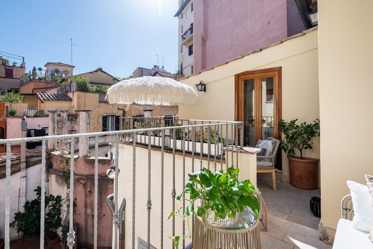 An Oasis in the Center of Rome – Terrace gallery image 5