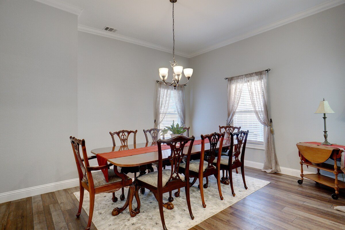 Minutes from Stockyards & Cultural District gallery image 5