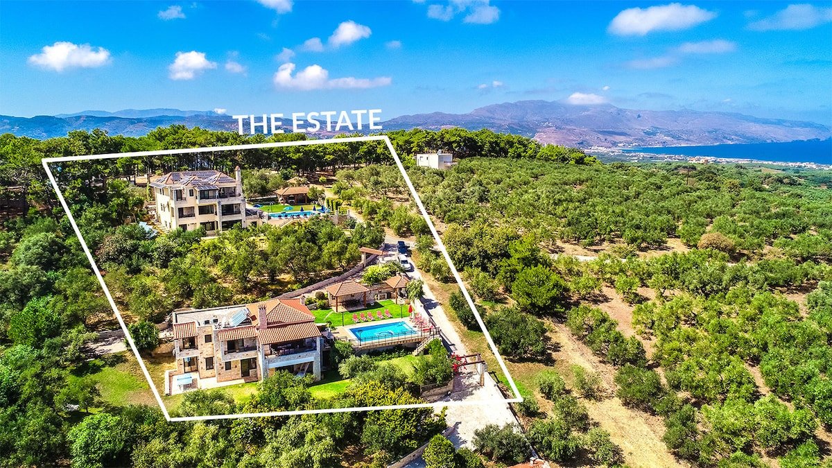 5′ to Beach / 9 BR / Sleeps 22 / 2 Pools / Gym gallery image 3