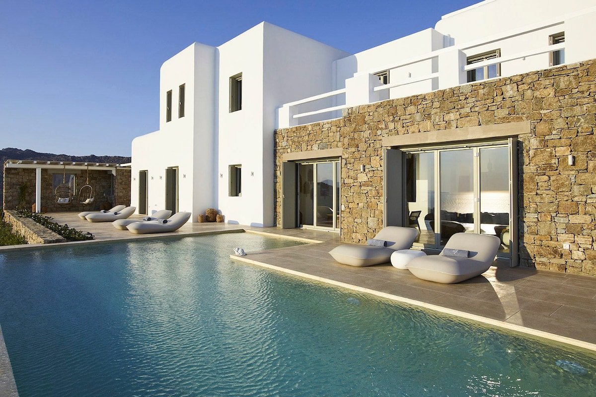 “Daenerys” by Aqualiving Villas