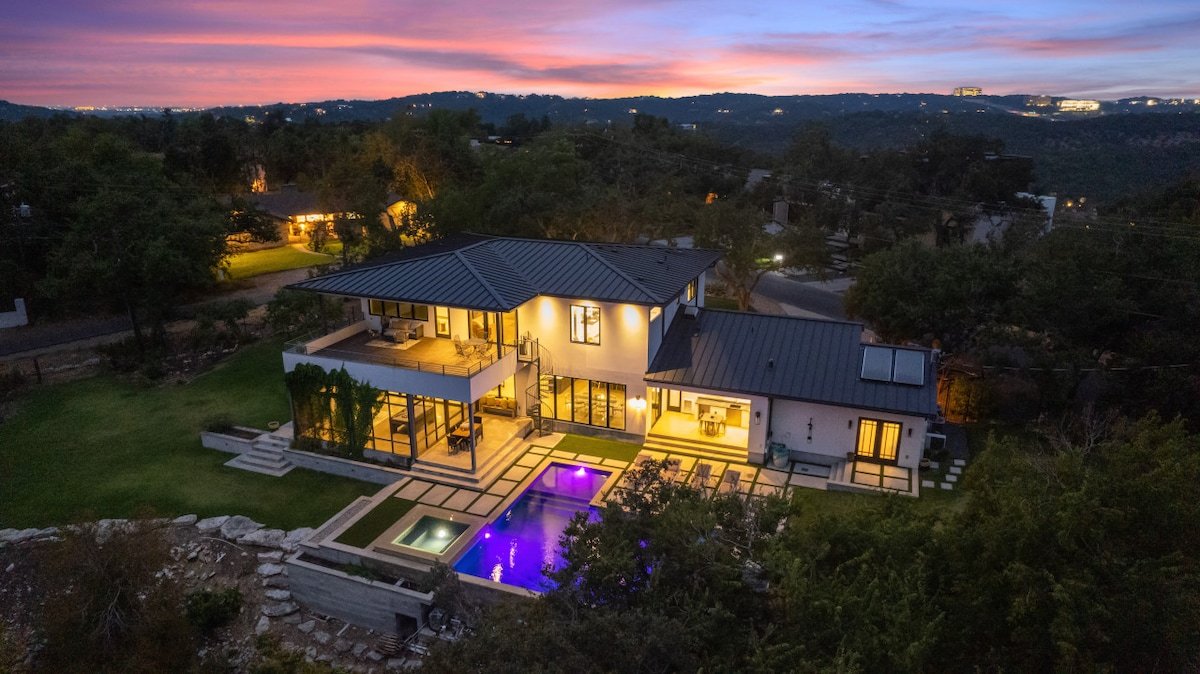 Westlake Home- Pool, Hot Tub, Game Room gallery image 2