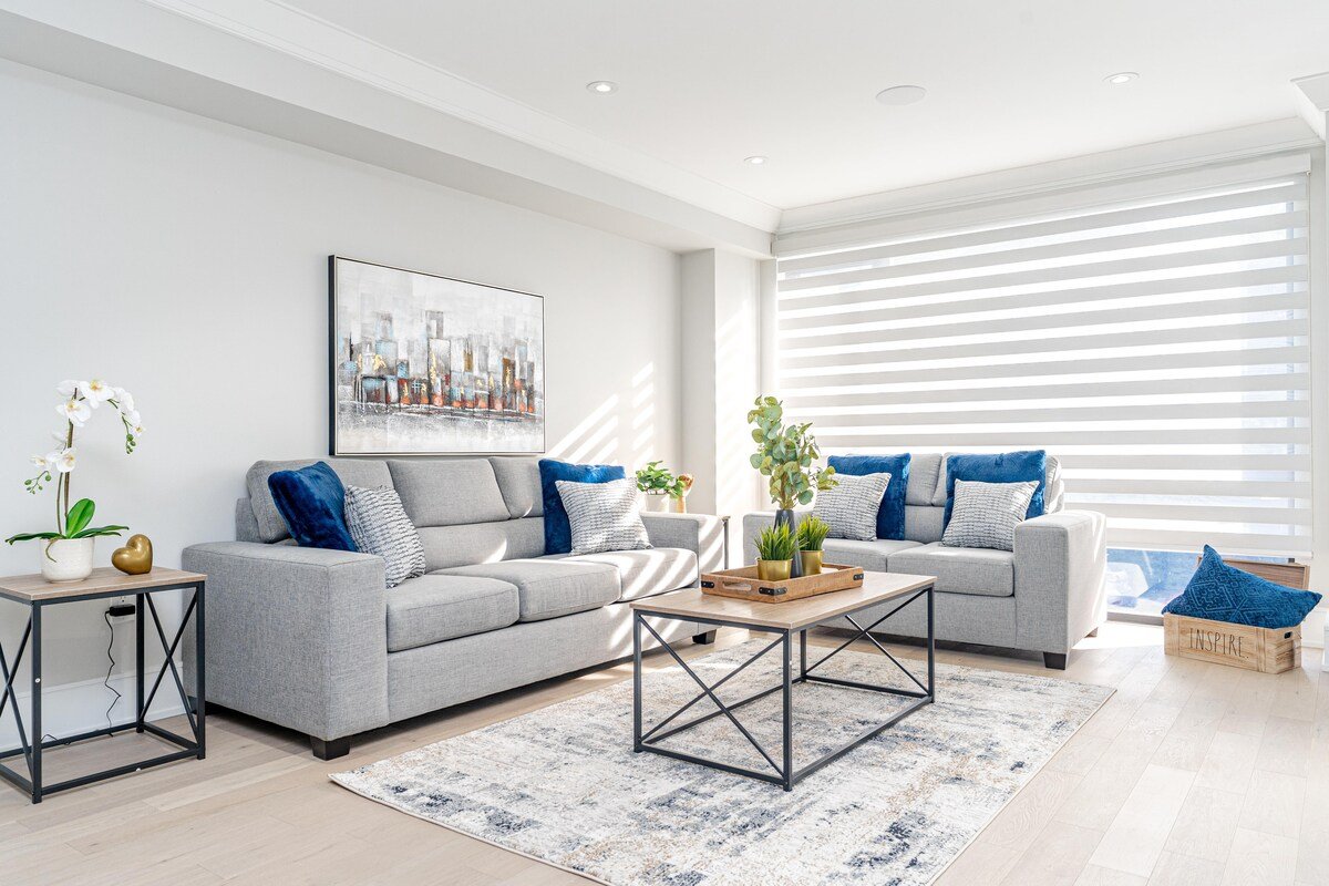 Luxury 4 bedroom house near the Lake gallery image 4