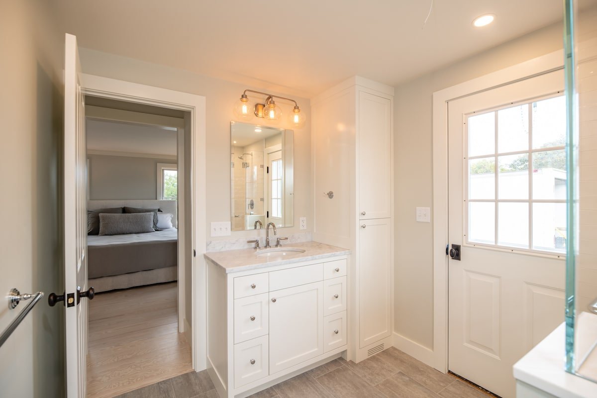 4 bed 3.5 bath, heated pool & spa, ocean views gallery image 5