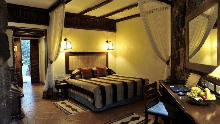 Kilaguni Serena Safari Lodge Deluxe Room