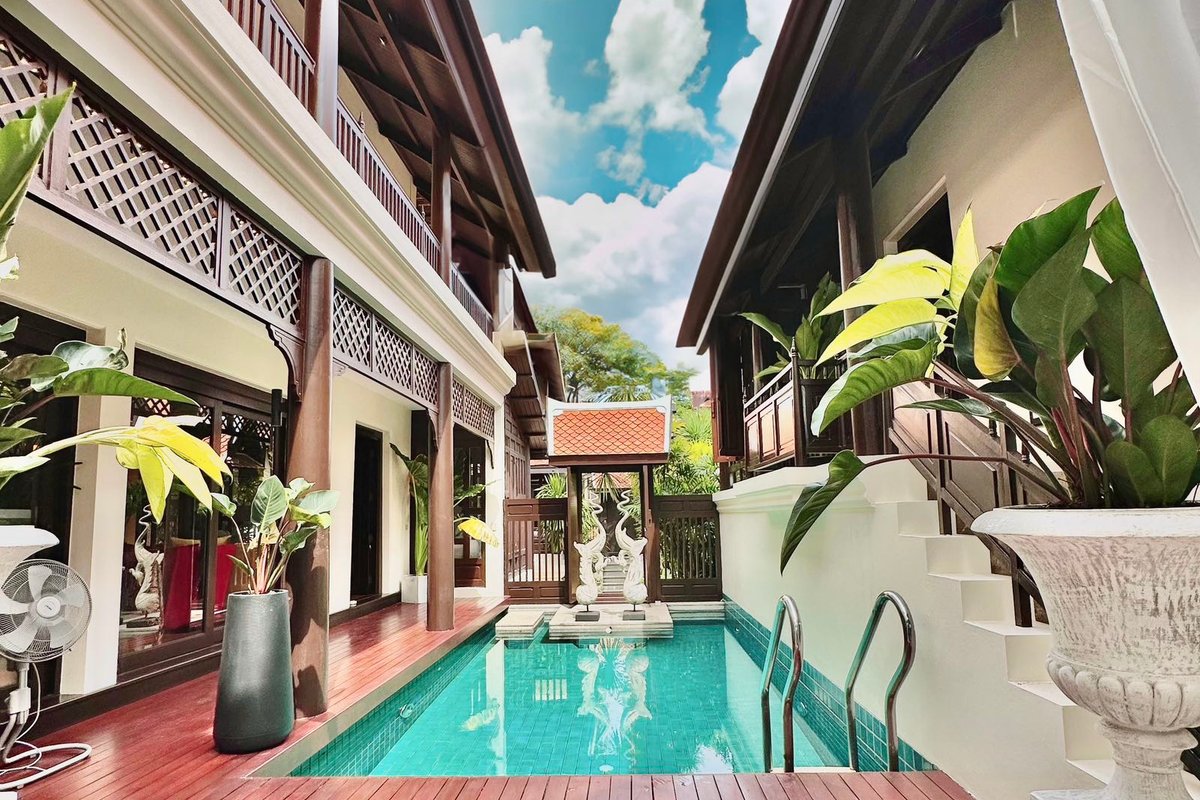 免费接机 皇家园林豪华别墅 繁华商业区 私家泳池 管家服务 Netflix