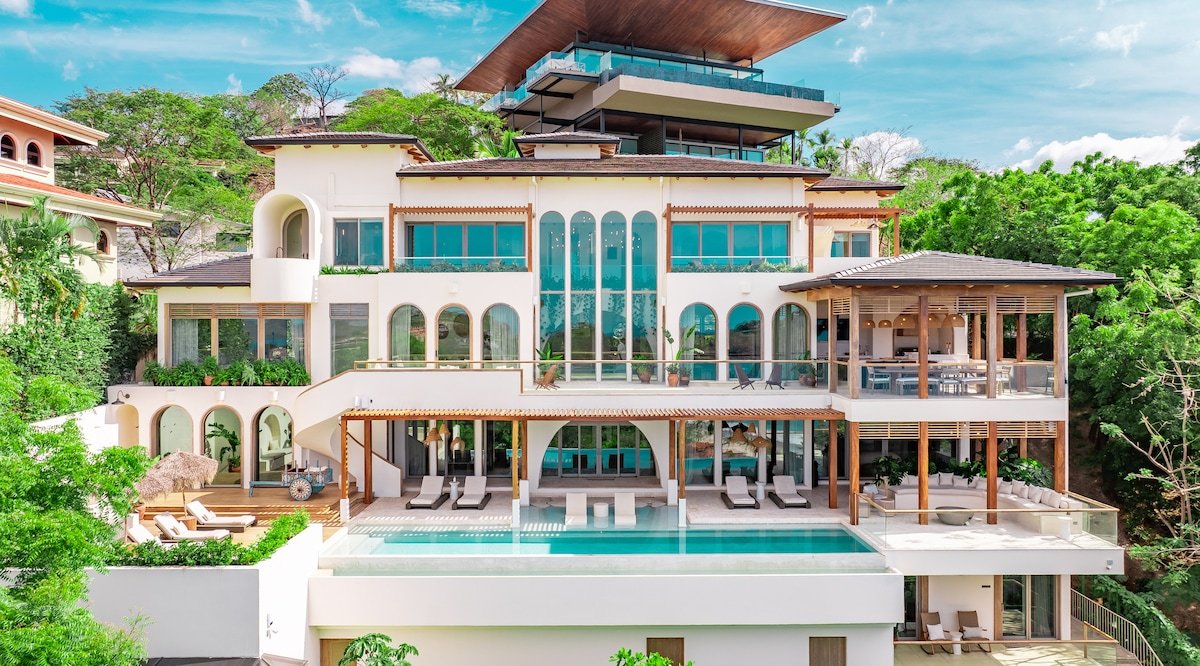 New Ocaso Luxury Villa Flamingo Beach 9 Bedrooms