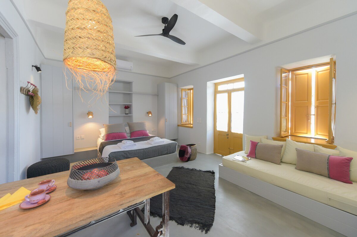 Deux Siècles Villa – Central Apollonia gallery image 3