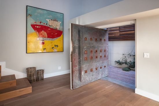 Photo 1 of Villa Paradise accommodation in Llandudno, Cape Town with 5 bedrooms and 7 bathrooms