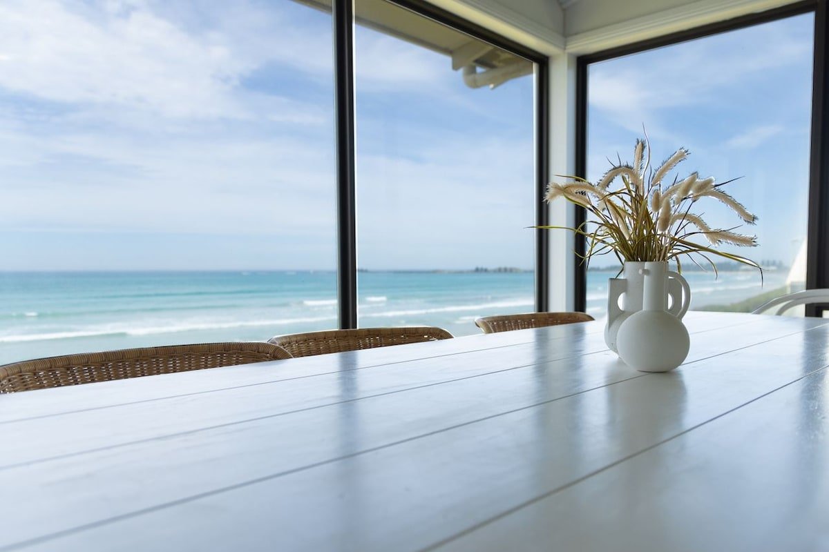 Two Two Two gallery image 4