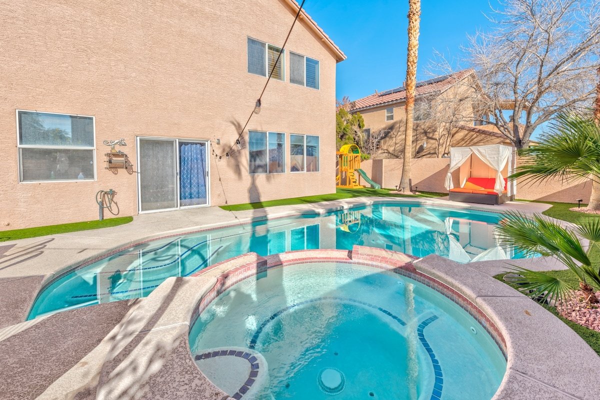 Stylish modern Villa! 4 Bedrooms gallery image 2