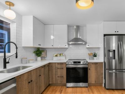 Modern for Families w/ AC | 5BR 3BA | Central SEA