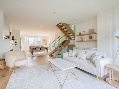 Luxury Home – 5 min from airport, 15 to downtown