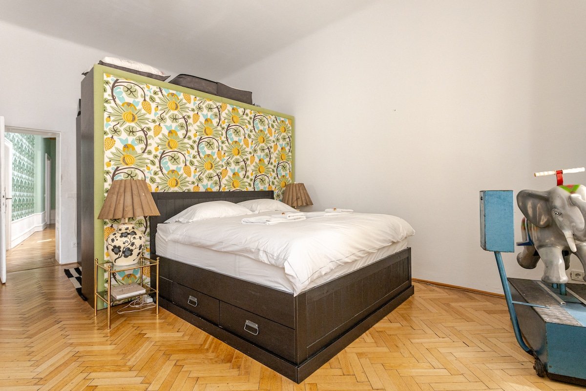 Palais living, awarded by Andrew Martin Design gallery image 4