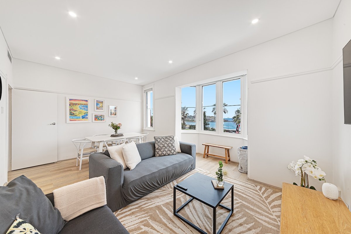 Hazel U5, Beach Front 2 Bedrooms and amazing views gallery image 2