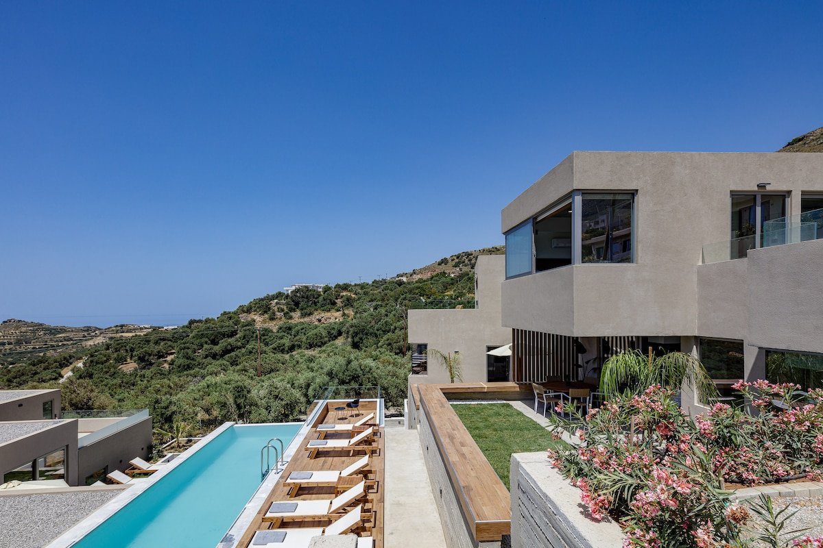 Complex 3 Villas with 2 Pools Amazing View gallery image 2