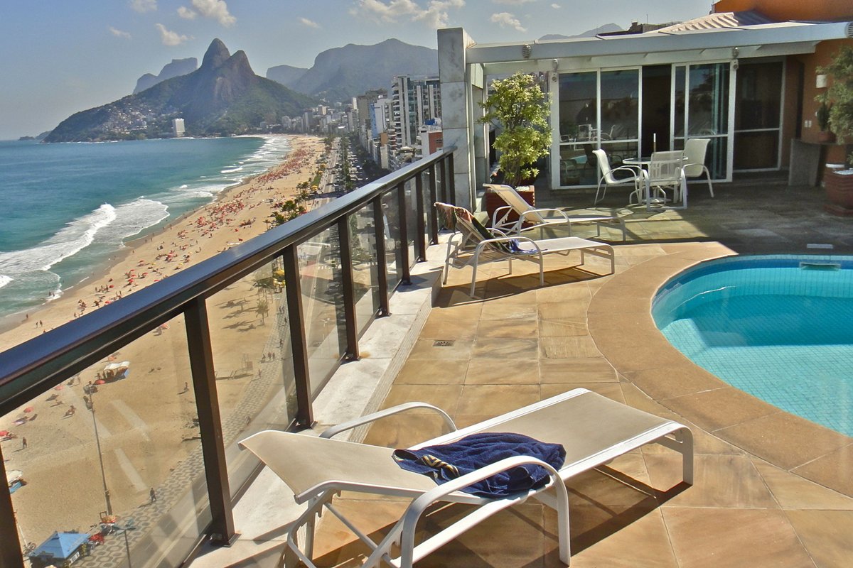 Ipanema Beachfront Luxury – Rooftop Pool & Views