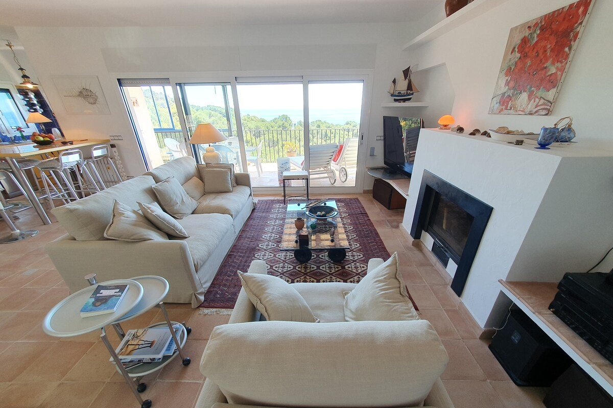 NEW! incredible sea view villa 6/8 people. pool gallery image 4