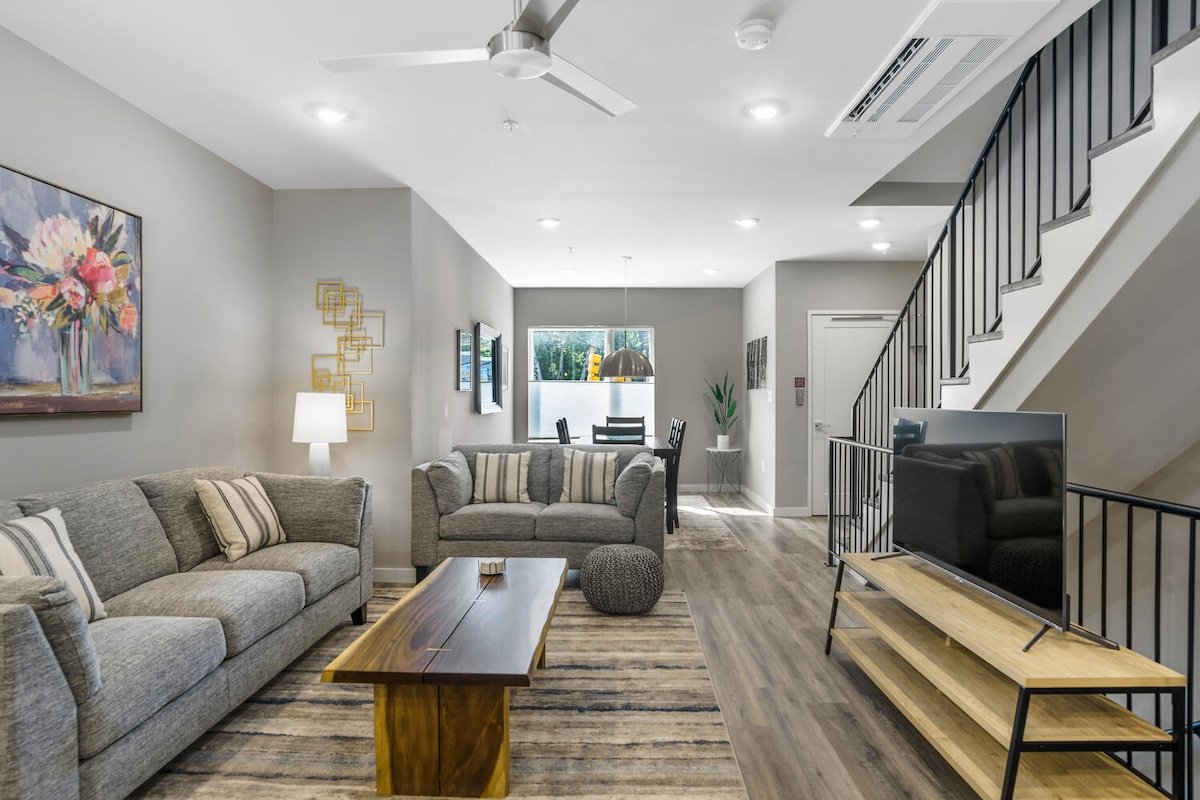 Modern South Slope Townhome with City Views gallery image 3