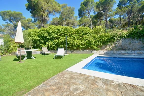 Villa hermosa 450m de la playa. Piscina. BBQ gallery image 5